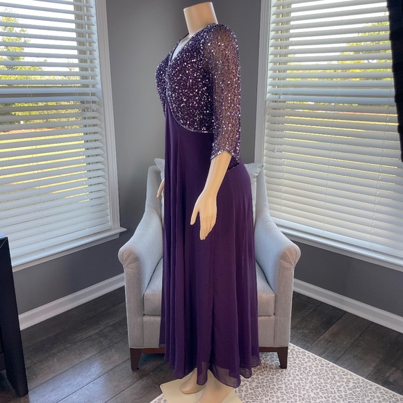 J Kara Women's 3/4 Sleeve V-Neck Beaded Top Long Gown NWT 8P - Picture 4 of 10